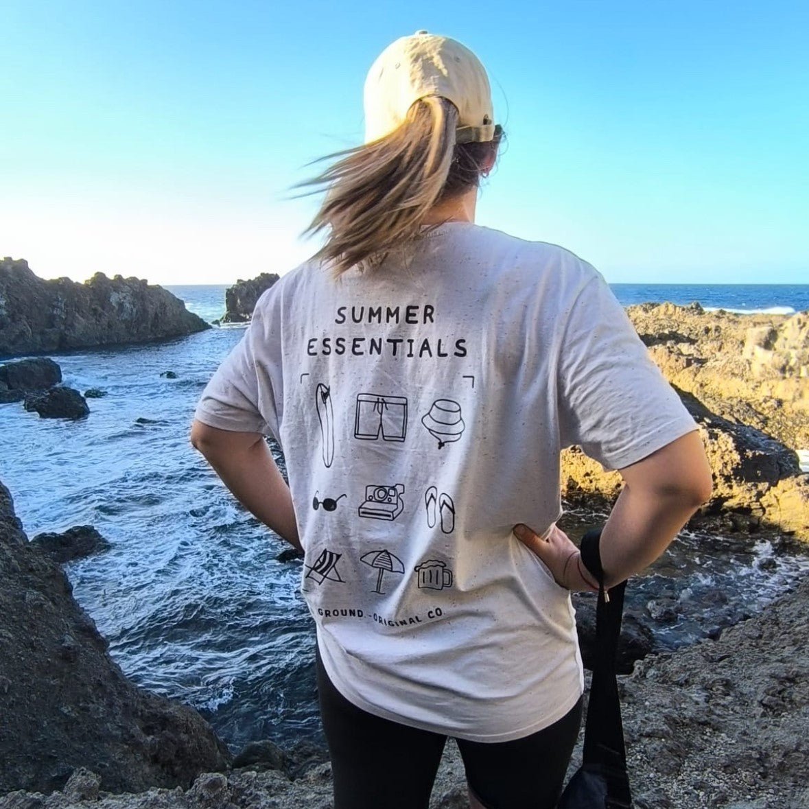 Camiseta ESSENTIALS