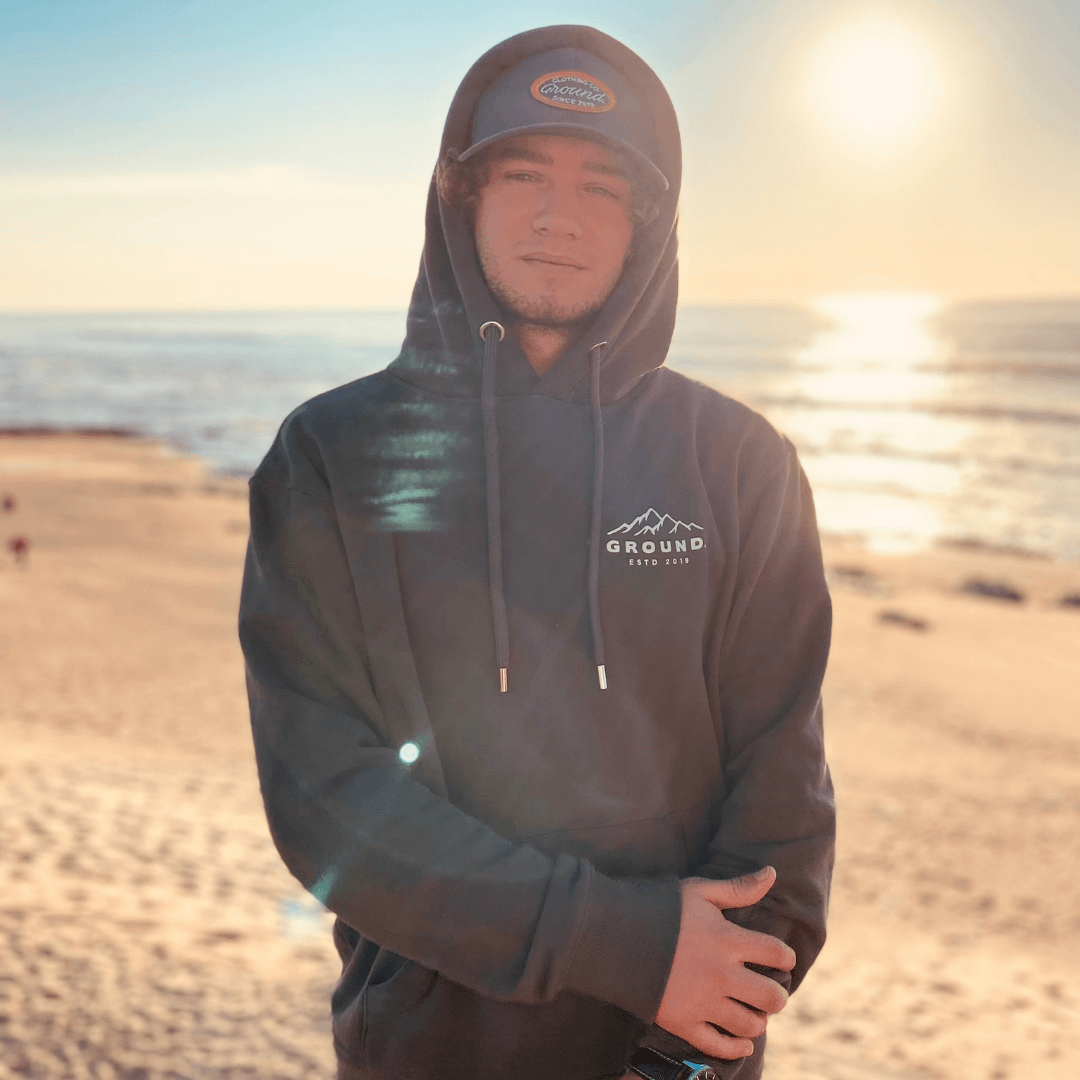 Sudadera con capucha EMPOWERING ADVENTURERS