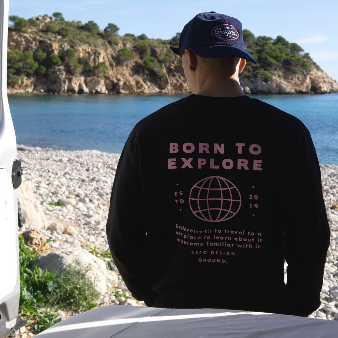 globe sweatshirt